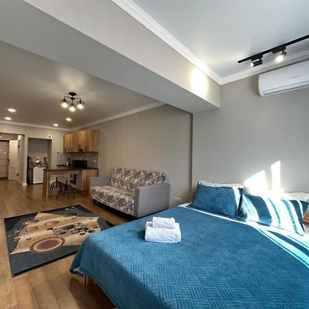 Жилой Комплекс Молодежный На Тулебаева Apartment Almatî Exterior foto